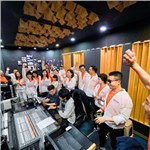 歌手 NUS EMBA 32班 的專輯 我們來了